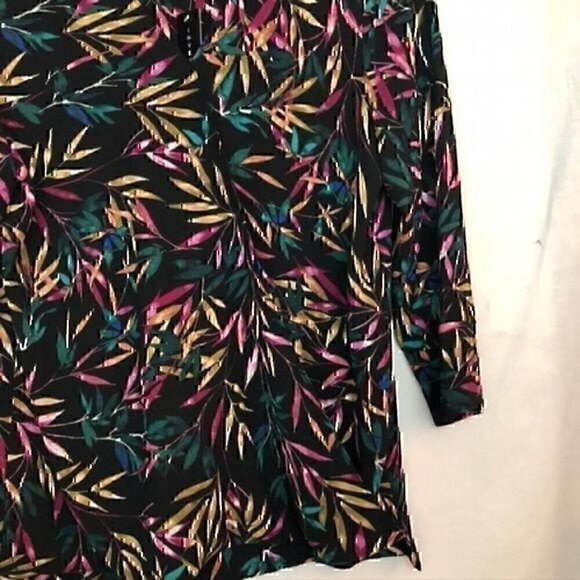 NEW NWT INVESTMENTS V-Neck Leaf Wrap Top Black Green Floral 3/4 Sleeve Surplice - Picture 3 of 8